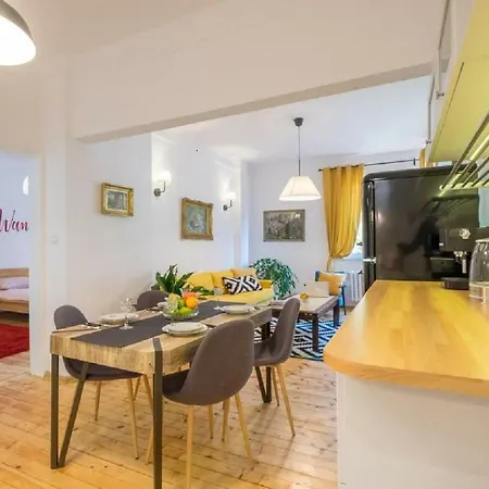 Downtown Wanderlust Apartman